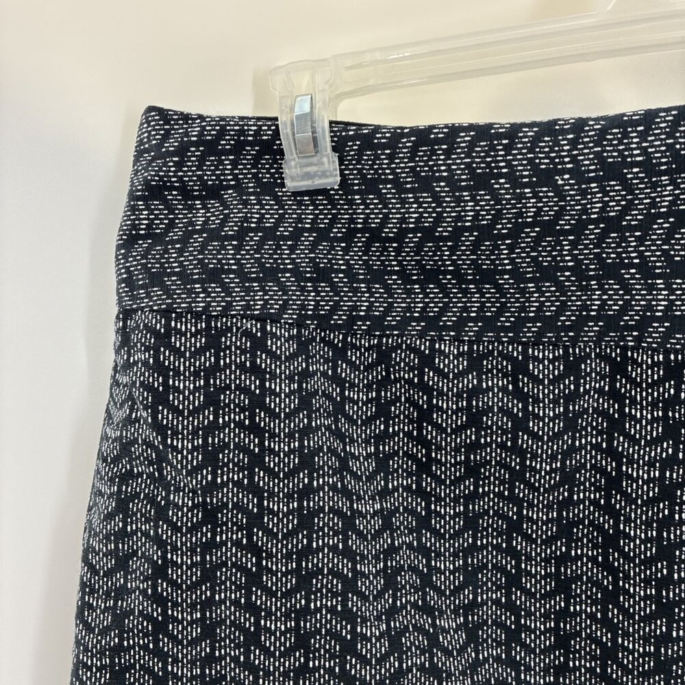 The Limited Womens Skirt Size 12 Black White Career Pencil Stretch Knee Length - Picture 3 of 8